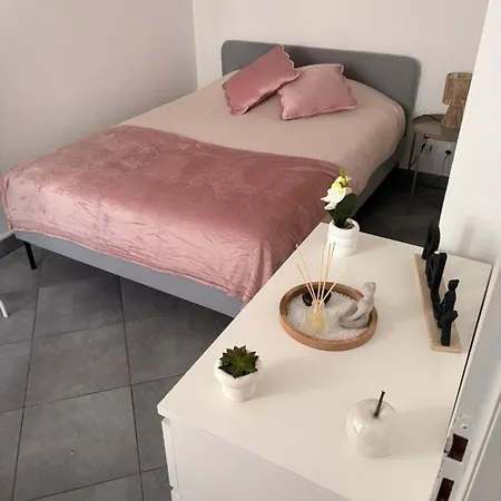 Appartement Douce Escale Lumineuse à *